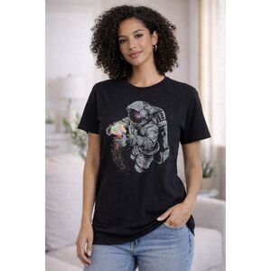 Threadless Space Astronaut Graphic Unisex Tee Sz L Agus Setyawan Sci-Fi Tee #O